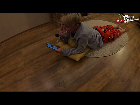 ❤️ Луда русокоса цица Огромен Дик цица и потскокнува на неа - анален секс ❤ Анално видео кај нас ﹏